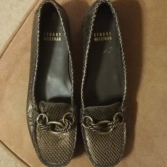 IF THE SHOE FITS, WEAR IT❣️Snake skin style Stuart Weitzman shoes - Picture 3 of 9